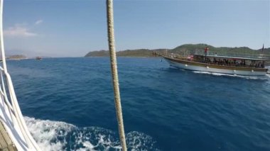 Türkiye kıyıları açıklarında Akdeniz 'de turist yatları açılıyor