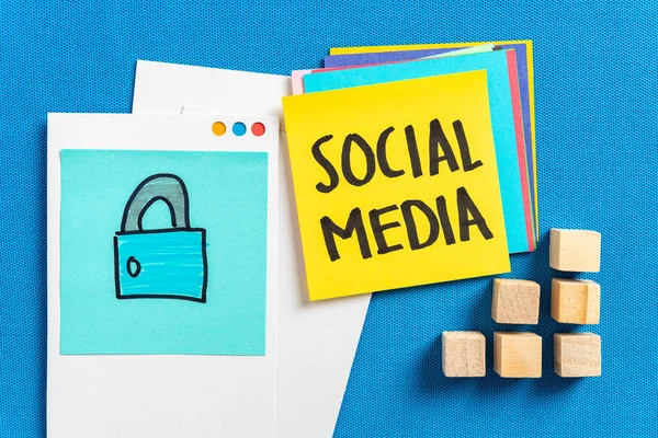 Социальные медиа конфиденциальность, интернет-безопасность и безопасный веб-серфинг мошенничества — стоковое фото