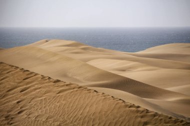 Sahra Çölü ve Atlantik Okyanusu ile Maspalomas dunes içinde belgili tanımlık geçmiş-Gran Canaria içinde