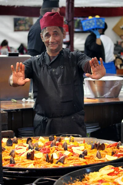 Büyük Paella, Feria de Abril 'de görev yaptı.