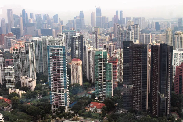 シンガポールのスカイラインの高層ビル — ストック写真