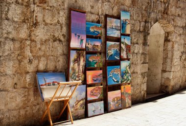 Dobruca Hatıra Eşyası olarak satılan Resim Sergisi