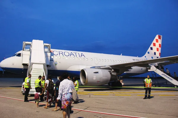 Hırvatistan Hava Yolları'nın Airbus A319 Pula Havaalanı'nda