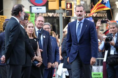 Terörizme karşı protesto İspanya Felipe VI Kral