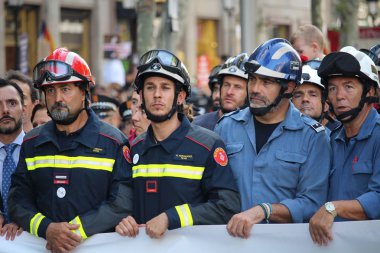 Barcelona karşı terörizm protesto