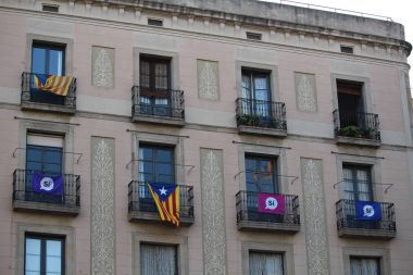 Katalan referandumda oy için işaretler