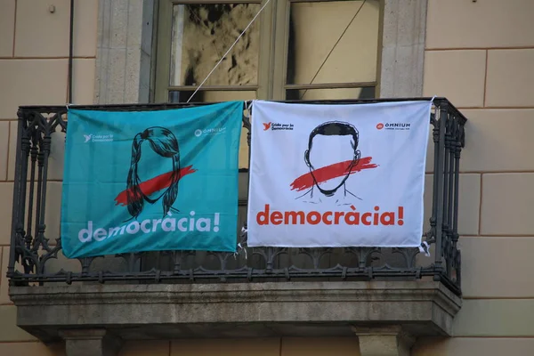 Katalan referandumda oy için işaretler