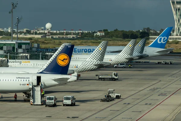 Barcelona España Agosto 2019 Cola Aviones Estacionados Aeropuerto Barcelona Josep — Foto de Stock