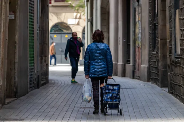 Barcelona España Abril 2020 Personas Que Hacen Compras Barrio Del — Foto de Stock