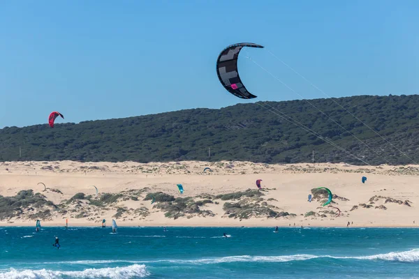 Tarifa Spain 3Rd February 2020 Many Kitesurfers Windsurfers Doing Sports — Stock Photo, Image