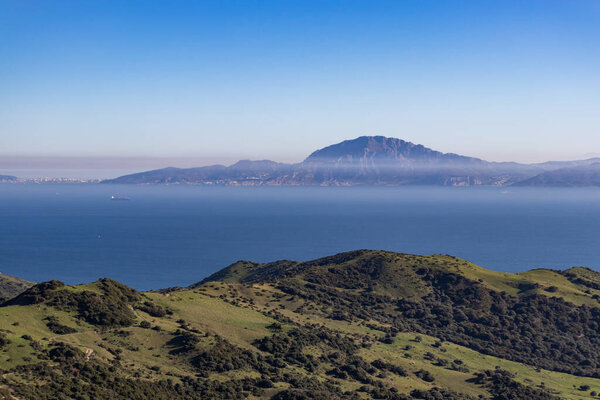 Испанский автономный город Сеута в Африке, вид с Андалузских холмов
