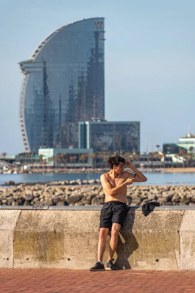 Barcelona España Mayo 2020 Hombre Tomando Selfie Mañana Playa Durante — Foto de Stock