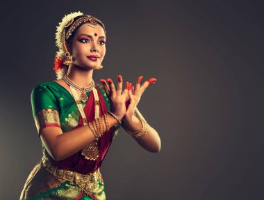 Güzel Hintli kız dansçı