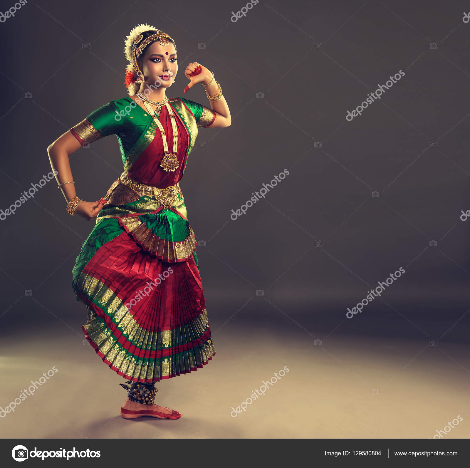 Young beautiful woman dancer exponent of Indian classical dance  Bharatanatyam in Shiva pose Stock Photo - Alamy