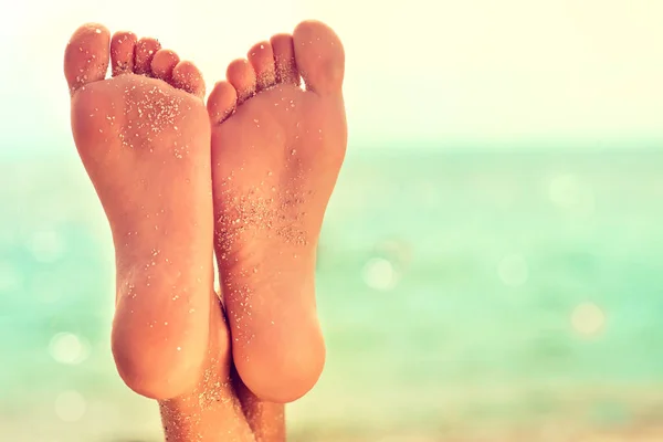 Perfeito limpo pés femininos — Fotografia de Stock