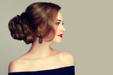 güzel bir kadın moda makyaj ile