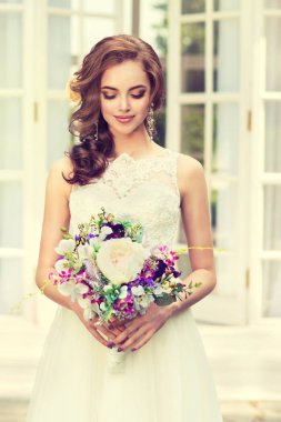 Genç güzel gelin kadın