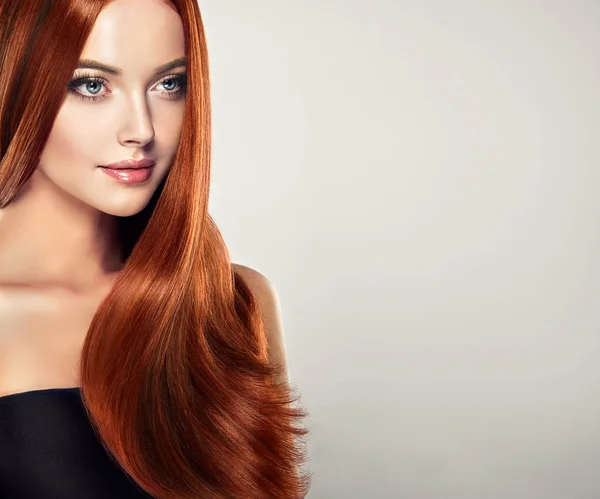Girl with  red  straight long  hair . — Stock Photo, Image