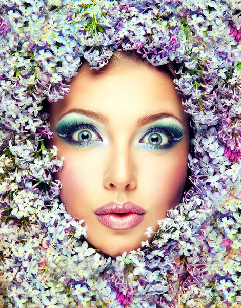Hermoso Retrato Chica Moda Modelo Cara Mujer Rodeado Flores Color — Foto de Stock