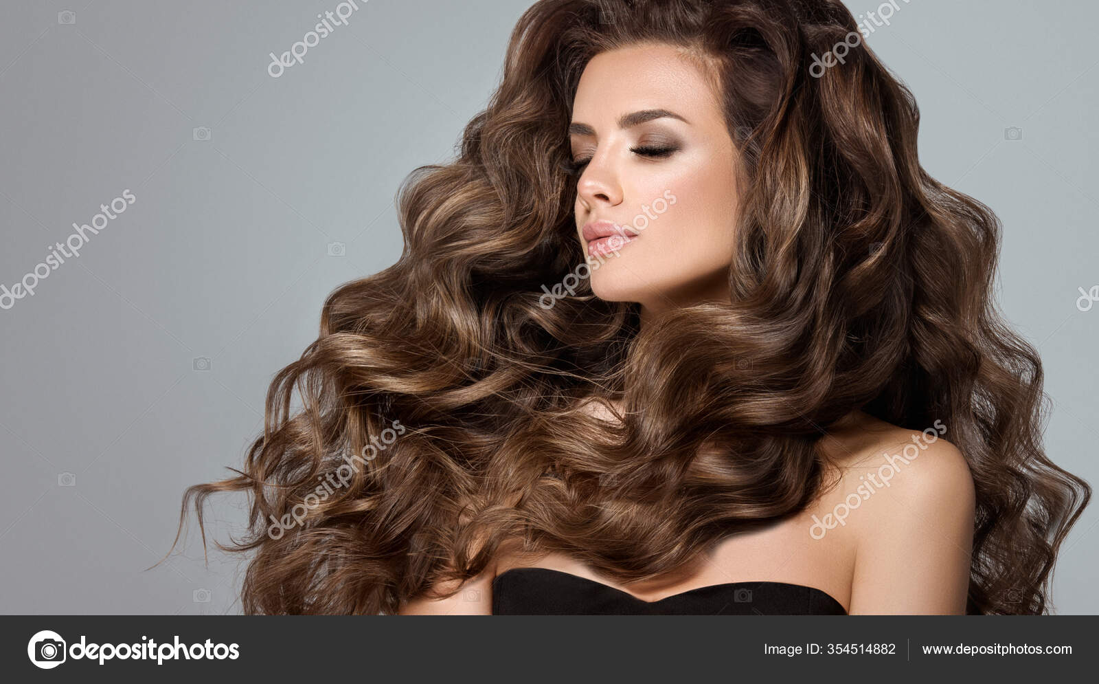 Beauty Brunette Girl Long Shiny Curly Hair Beautiful Smiling Woman Stock  Photo by ©Sofia_Zhuravets 354514882