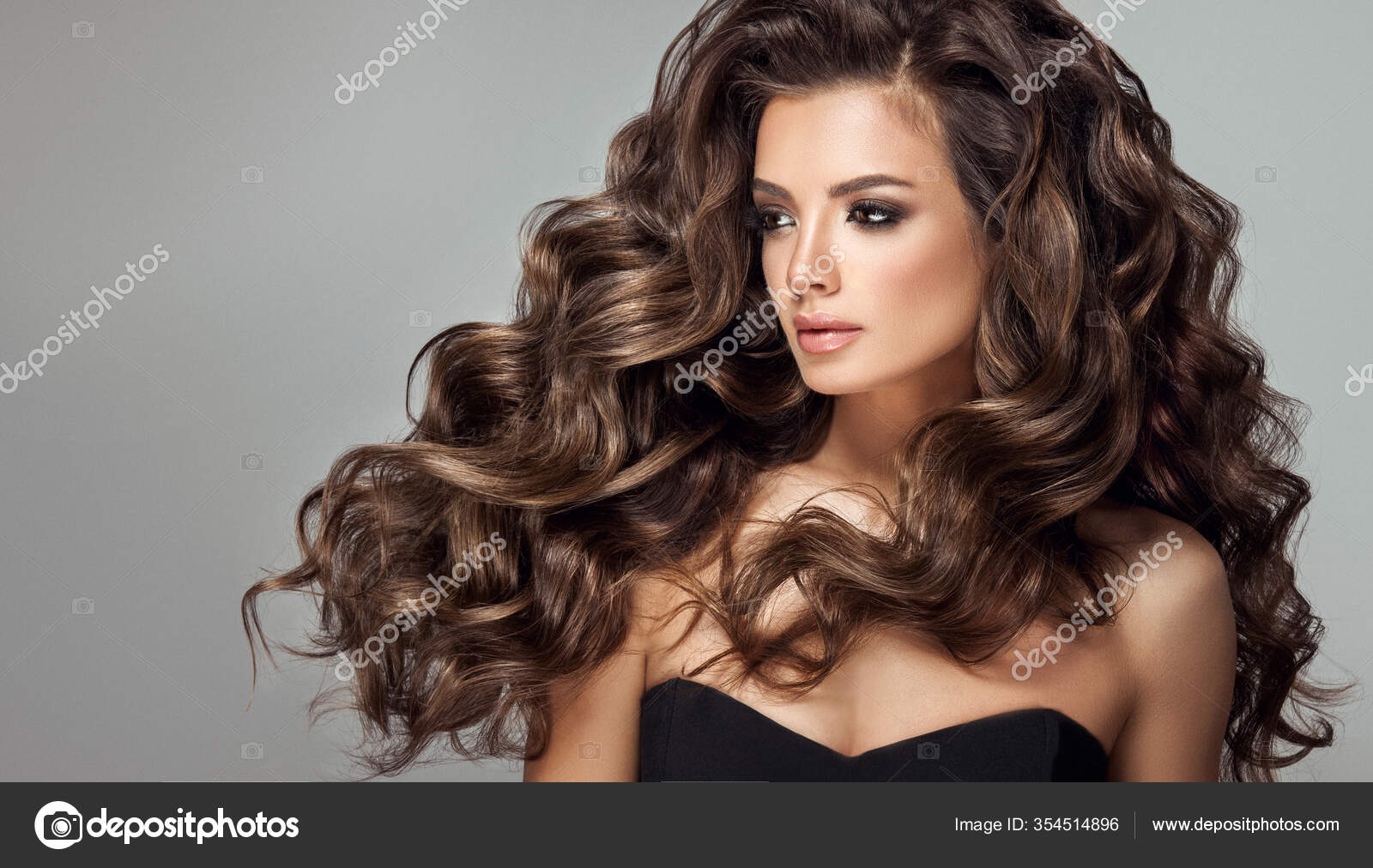 Beauty Brunette Girl Long Shiny Curly Hair Beautiful Smiling Woman Stock  Photo by ©Sofia_Zhuravets 354514896