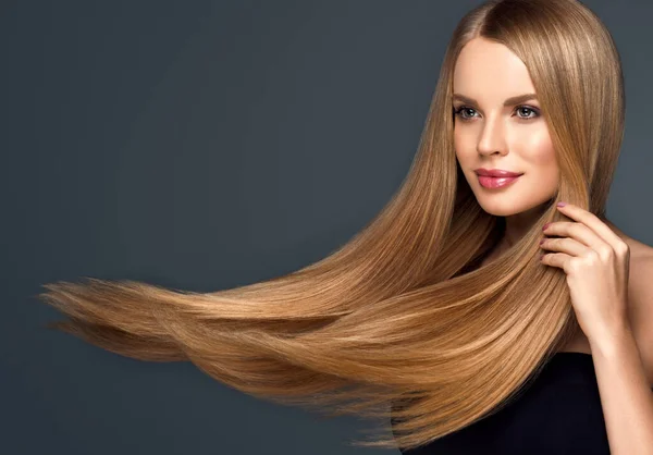 Schöne Model Frau Mit Glänzenden Und Glatten Langen Haaren Keratin — Stockfoto