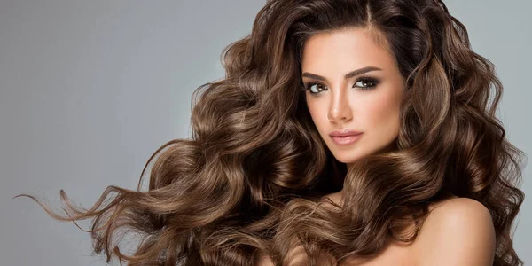 Beautiful Model Girl Long Wavy Shiny Hair Brunette Woman Curly — Stock Photo, Image