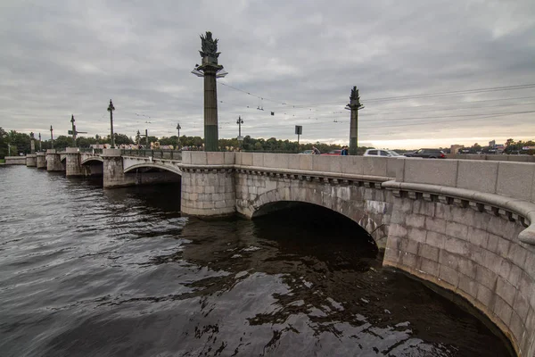 Увідківський міст в СПб — стокове фото