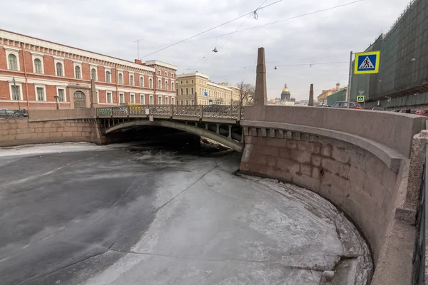 Puente de los Besos en San Petersburgo — Foto de Stock