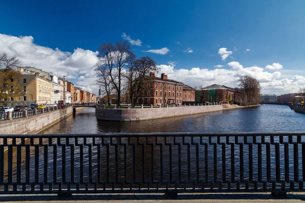 Isla Nueva Holanda en San Petersburgo a principios de la primavera — Foto de Stock