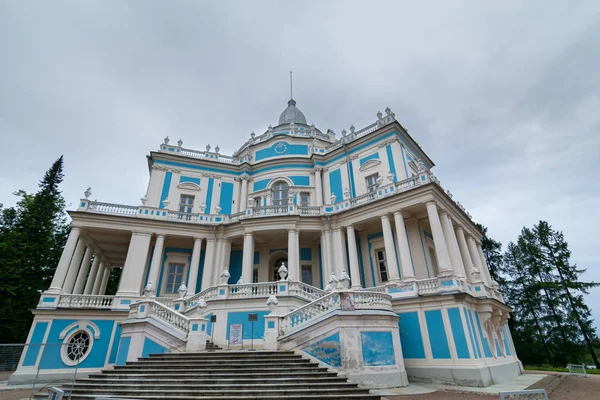 Pavilhão "Catalinaya Gorka" em Oranienbaum — Fotografia de Stock