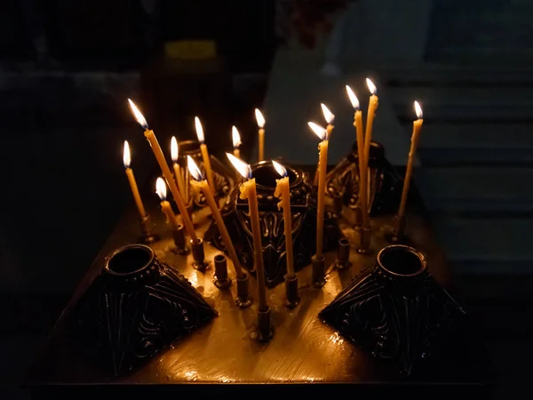 Burning candles in the church — Stock Photo, Image