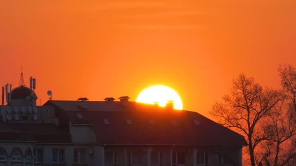 Схід сонця над Timelapse будинок великий Вілла — стокове відео