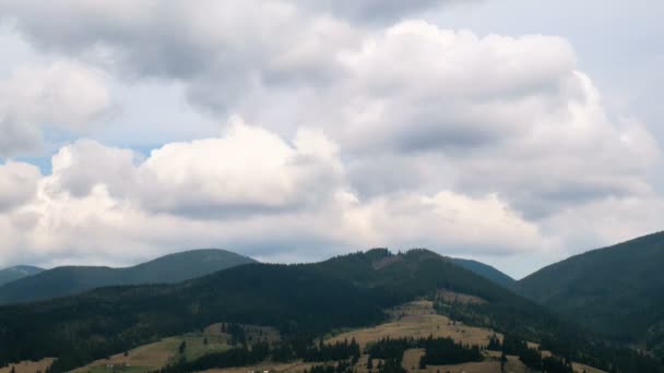 Montanha paisagem e nuvens lapso de tempo — Vídeo de Stock