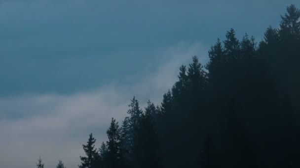 Berglandschaft mit Wolken im Zeitraffer — Stockvideo