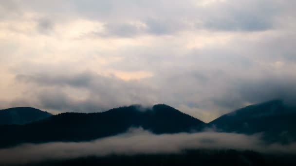 Paysage montagneux avec nuages décalage horaire — Video