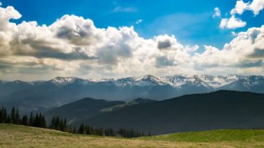 Bulutlar gökyüzü zaman atlamalı, dağ renk yatay