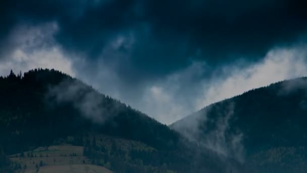 Paisagem de cor de montanha com nuvens no céu lapso de tempo — Vídeo de Stock