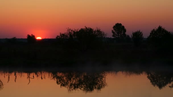 Färg Sunrise på vattnet Timelapse — Stockvideo