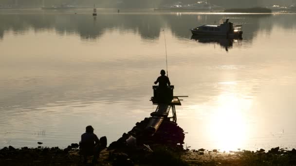 Рыбалка в Золотом Горнинге — стоковое видео