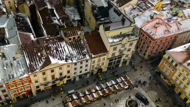 Snöstorm i gamla Europa City — Stockvideo