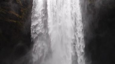 Şelale yavaş çekim, Skogafoss İzlanda
