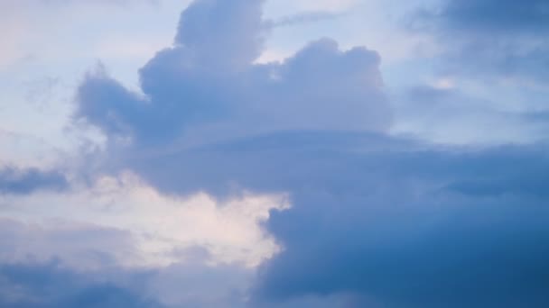 Небо с облаками погода природа голубая — стоковое видео