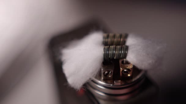 Vape Macro, Spoel verandering in Rda Atomizer voor verdamping, E-sigaret — Stockvideo