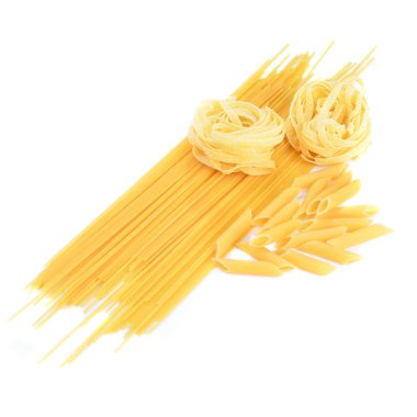 Yemek pişirmek için çeşitli spagetti makarna yuva