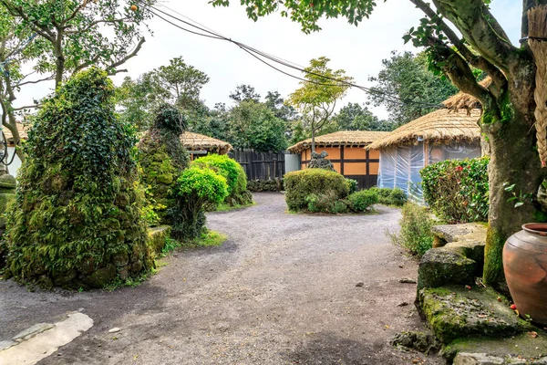 Pueblo popular en la isla de Jeju, Corea del Sur — Foto de Stock