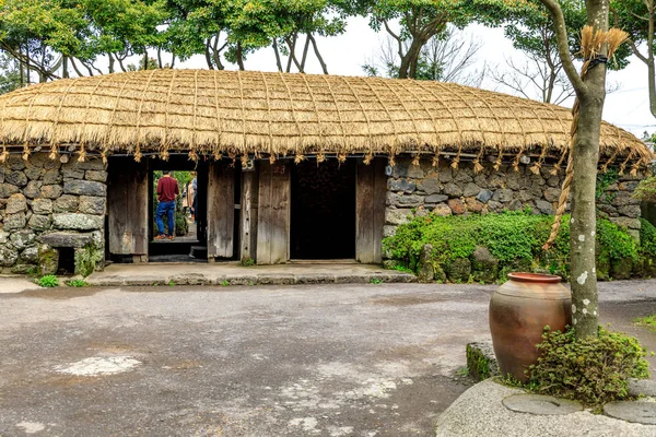 Apr 7, 2017 Pueblo popular en la isla de Jeju, Corea del Sur — Foto de Stock