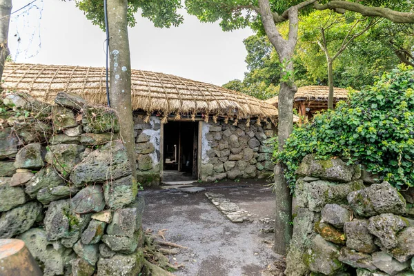 Apr 7, 2017 Pueblo popular en la isla de Jeju, Corea del Sur — Foto de Stock