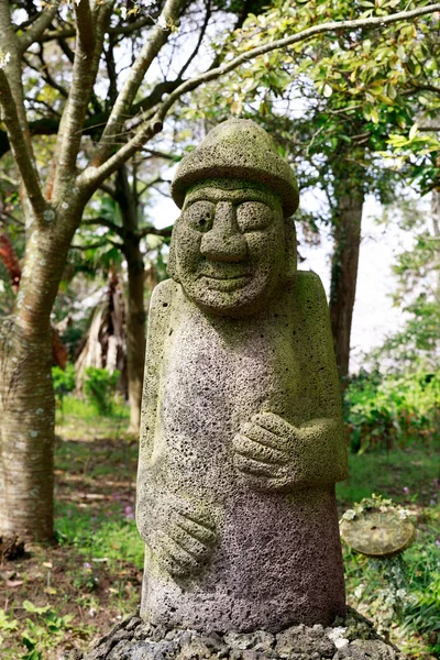 Dolharubang las "piedras del abuelo" y también un landmar nacional — Foto de Stock