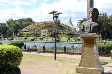 Ali Rıza Park açık hava oditoryum Roxas Bulvarı'nda, 